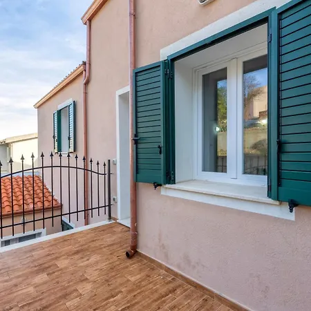 Casa Rinascita Con Piscina Privata Hébergement de vacances